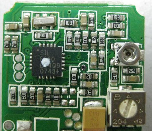 PCBA加工IC元件主要分為DIP及SMD兩大類，DIP 插件的IC，SMD (Surface Mount Device) 表面貼裝元件。