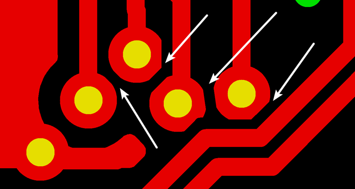 多層板中過(guò)孔會(huì)在每層線路上都有孔環(huán)，且每個(gè)層孔環(huán)周?chē)h(huán)境有夾線也有不夾線，環(huán)境各不一