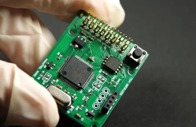 PCBA加工廠家如何正確處理濕敏元件?